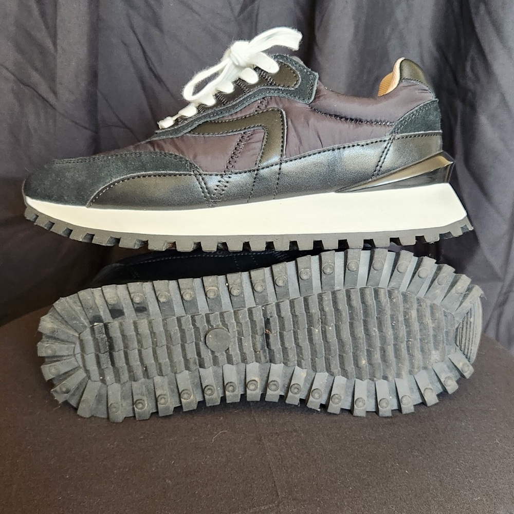 Blondo Kamari Water Resistant Sneakers - Picture 5 of 5